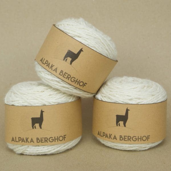 staple of alpaca wool from alpaca mare Camille